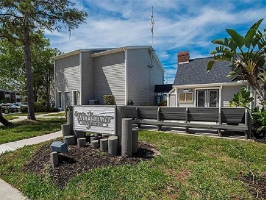 Clubhouse & Office Clubhouse & Office